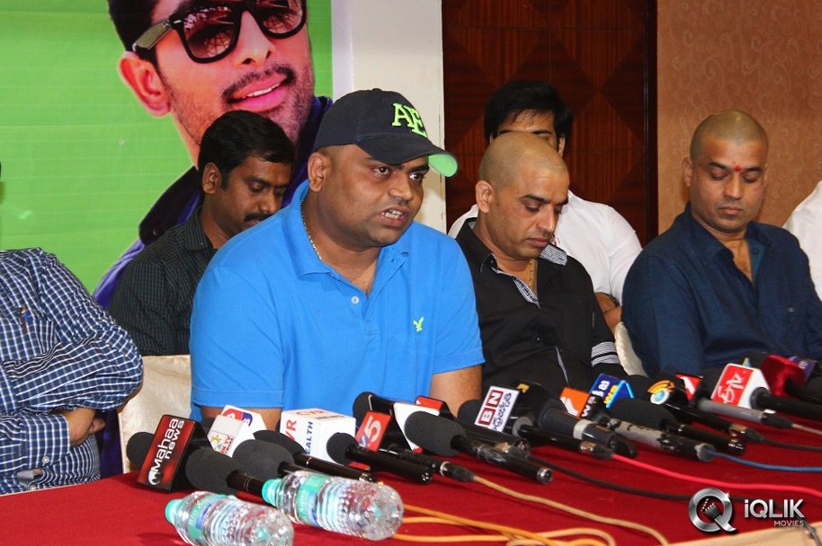 Yevadu-Movie-Success-Tour